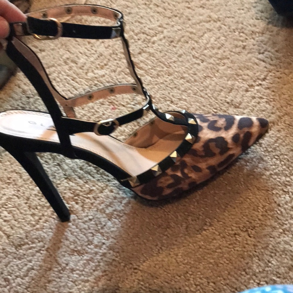 Shoes - Picture 2 of 3